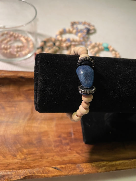 Lapis lazuli and wood bead bracelet